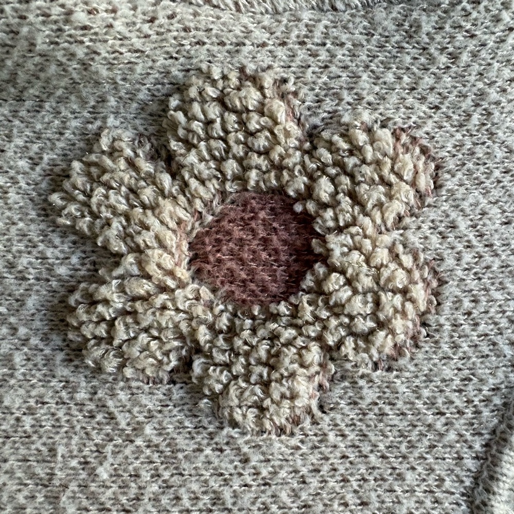 Amy Byer Girls Daisy Knit Sweater | Cream & Brown | Size 7/8 - Picture 2 of 4